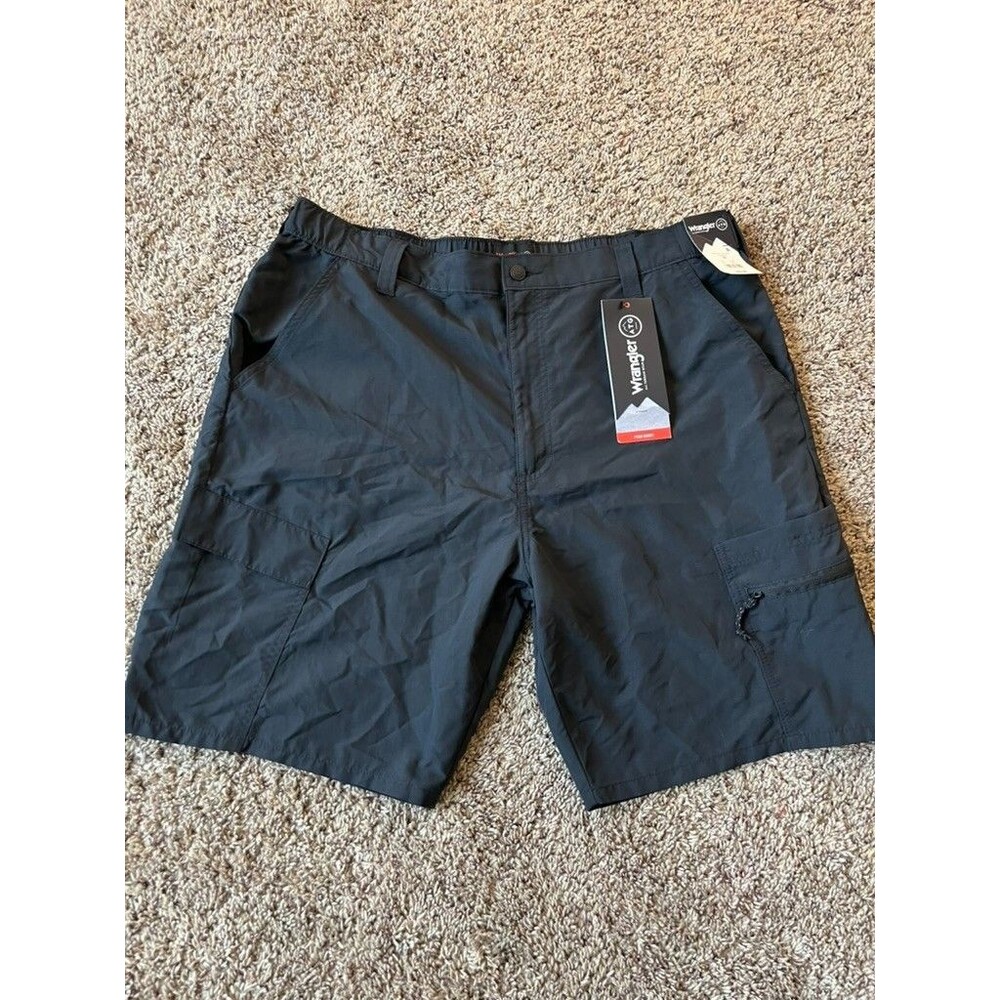 Wrangler Men’s Peak Cargo Shorts Size 38 Black NWT Stretch Utility Outdoor